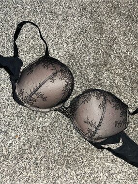 Victoria's Secret Bombshell Bra Lace 34D